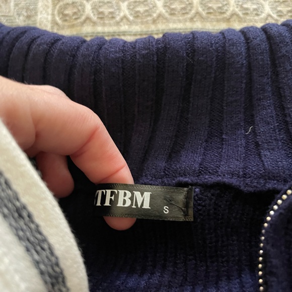 Amazon quarter zip navy sweater - Picture 4 of 4